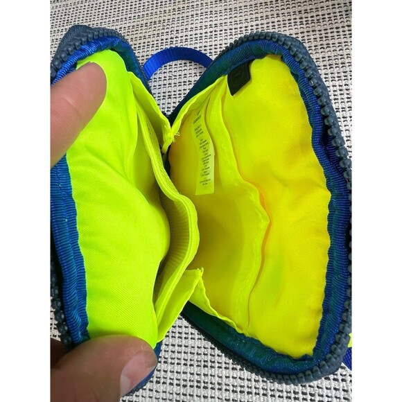 Lululemon Easy Access Crossbody Bag /New Condition - Picture 5 of 10